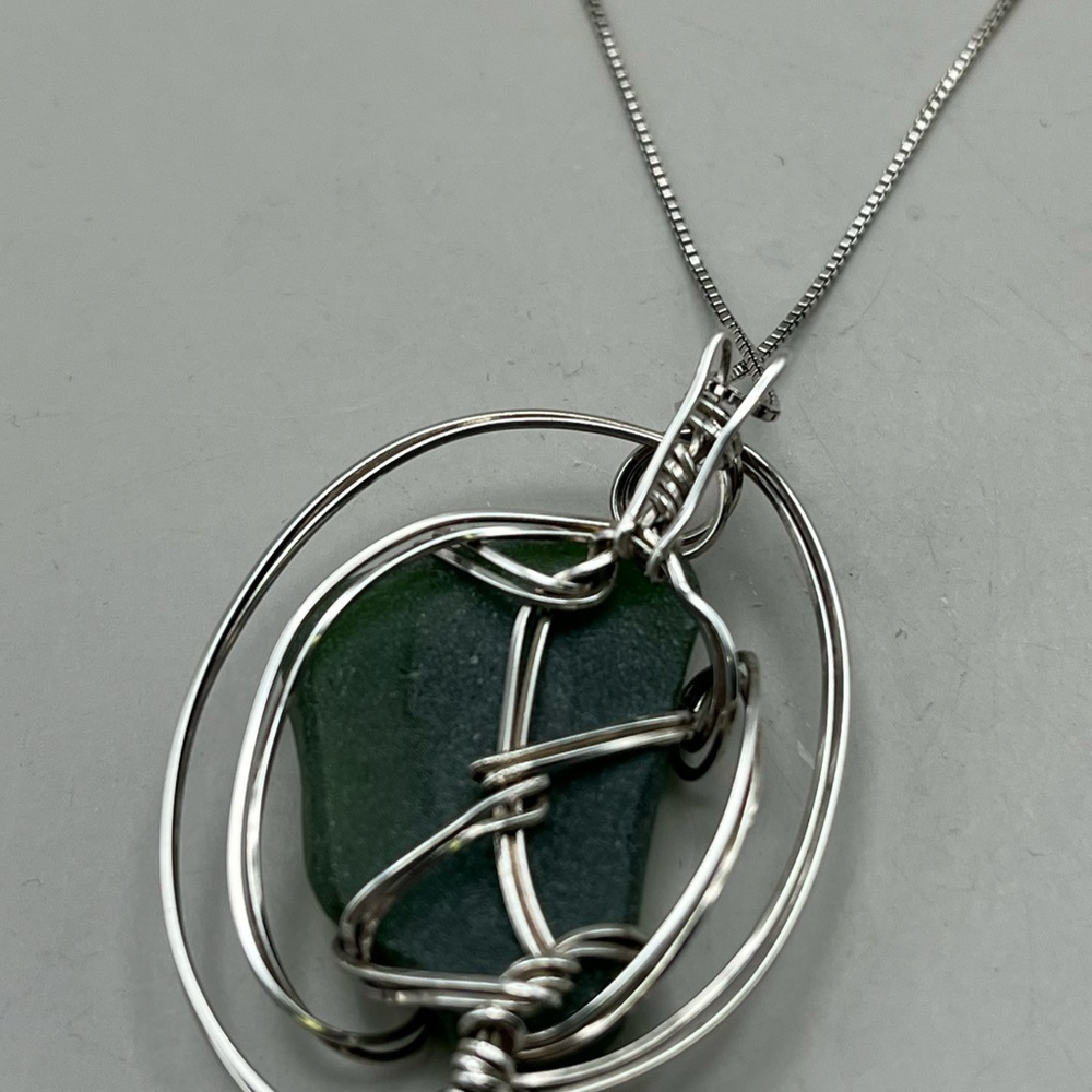 Handmade.925 Sterling Silver Wire Wrapped Authentic Green Sea Glass Pendant - Picture 4 of 4